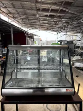 Cake showcase 
Display Cake
Merk Fomac 
Ready 2 unit