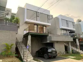 Rumah dengan pemandangan lembah hijau di  Dago Village bandung
