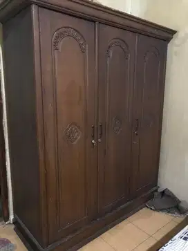Lemari Jati 3 Pintu