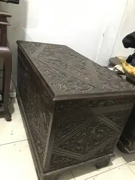 Peti Kayu Jati Ukir