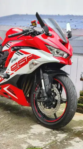Kawasaki zx25r ABS 2022 low KM