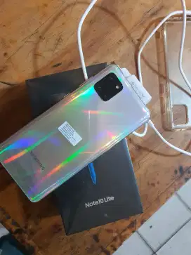 Samsung galaxy note 10 lite 8+8/128 like new