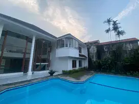 RUMAH DIJUAL /SEWA DI CIPETE UTARA KEBAYORAN BARU JAKARTA SELA
