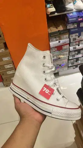 Converse wedge high
