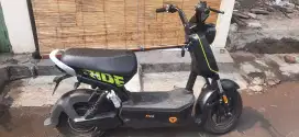 Sepeda listrik YADEA Xbull