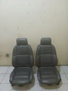 Jok mobil depan bmw