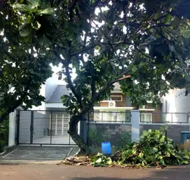 GIRI LOKA 2 DIJUAL RUMAH TINGKAT 1 SHM HADAP TIMUR