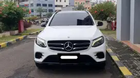 Mercedes benz mercy glc200 amg night edition 2019 putih