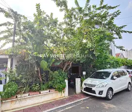 Dijual Rumah Lama Cocok Untuk Kost di Jl. Pengairan, Bendungan hilir