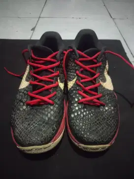 sepatu Nike size 42