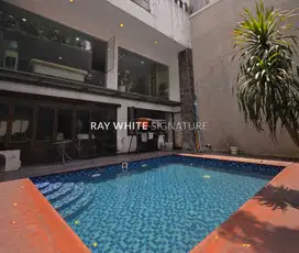 Dijual Rumah Bagus Layak Huni di Jl Villa Hijau, Pondok Pinang