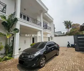 Dijual Rumah Bagus Layak Huni Tanah Luas di Jl Lebak Bulus IV