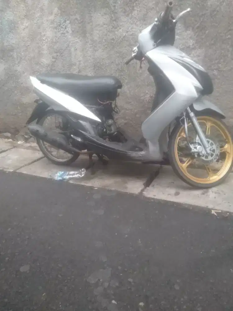 sepatu baru di pake sekali