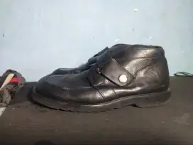 Sepatu kulit size 39