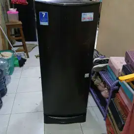Kulkas 1 pintu aqua