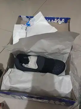 Slipon loggo size 39