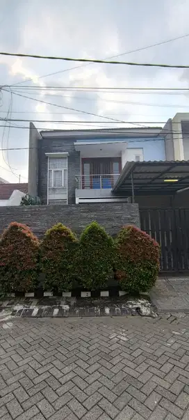 Disewakan Rumah Simpang Darmo Permai Full Furnish