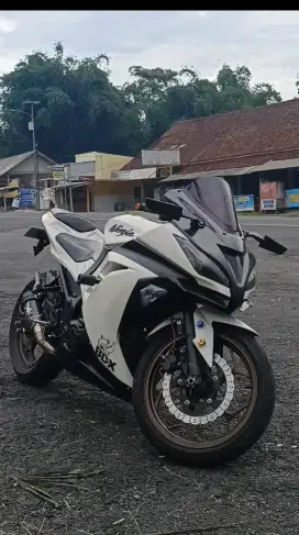 Kawasaki ninja 250 fi terawat dan low km