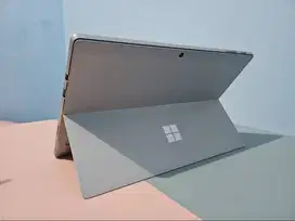 Microsoft Surface Pro 5 Core-i5 256GB Windows 11 Performance No Minus