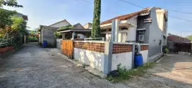 JARANG ADA ! Rumah hook di komplek pakusarakan lama
