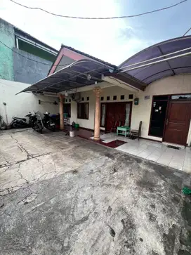 Rumah Lama Dalam Perum Jatibening Baru Bekasi