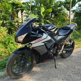 Honda CBR 150 R 2014