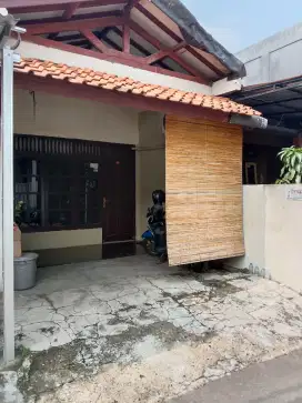 Di Jual Tanah+ Bangunan 190 M2 SHM