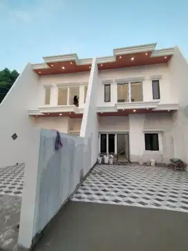 Murah promo di jual rumah ready 2 lantai lamper tengah semarangselatan