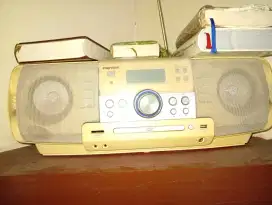 Radio polytron bekas