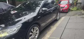 Toyota Camry 2.5 L Hybrid AT