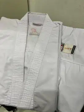 Baju karate kata untuk tanding