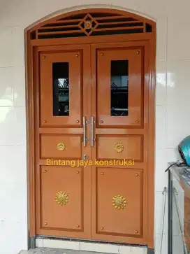 Pintu kamar bahan besi