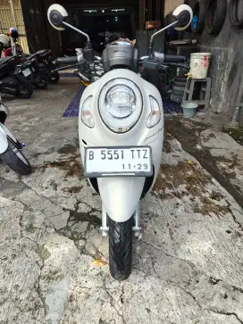 Scoopy prestige 2024 DP KREDIT 1JT KM 12 RB TTZ