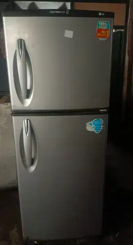 Kulkas 2 pintu LG