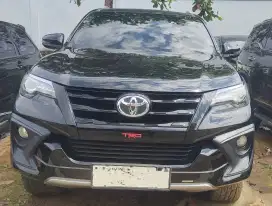 Fortuner 2.7 SRZ 4x2 AT 2019 Hitam