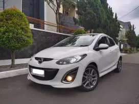 Dp 9,9 JT !! MAZDA 2 1.5 R MATIC 2013