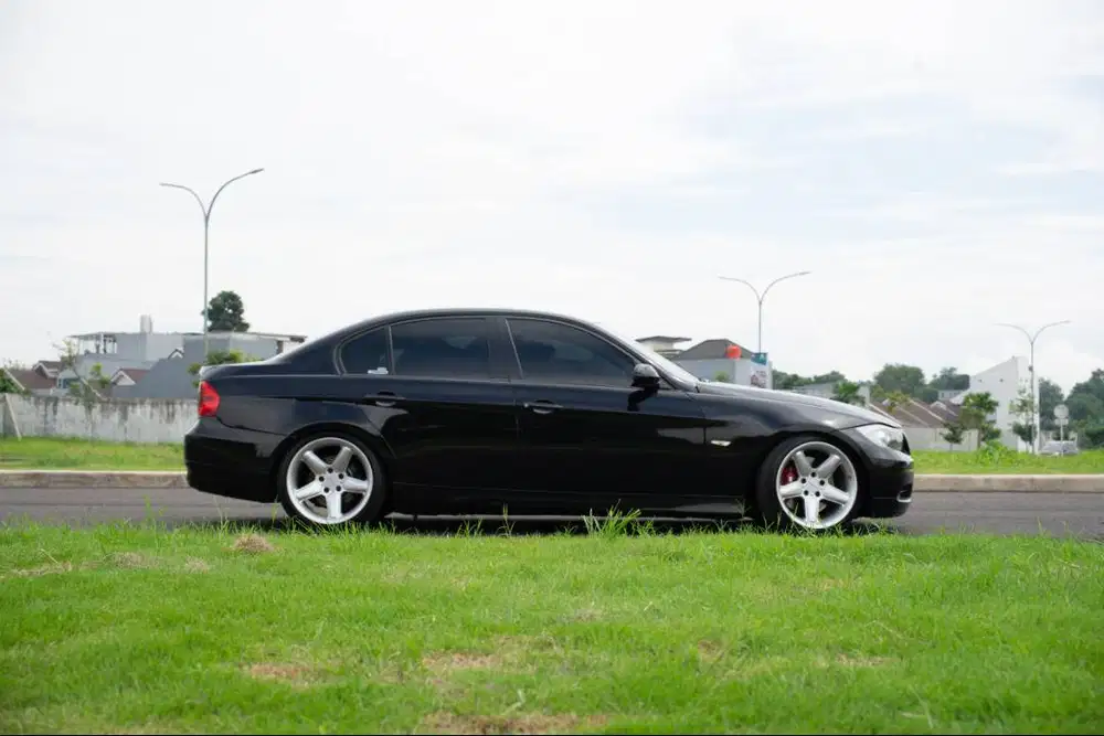 Jual BMW E90 320i 2008