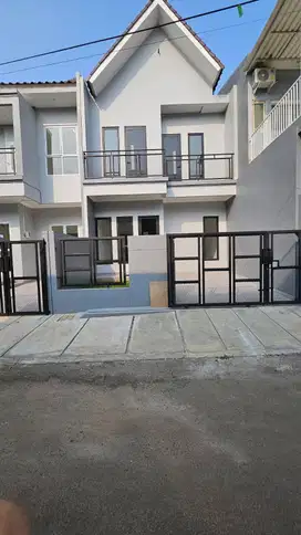 Dijual Cepat Rumah di Kencana Loka Bsd City