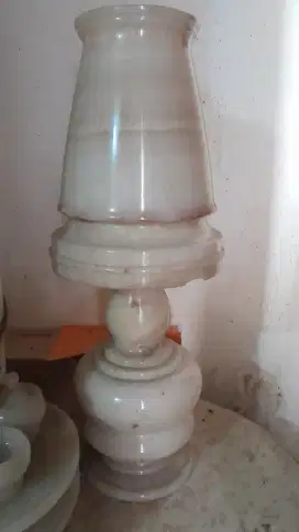 Lampu meja marmer