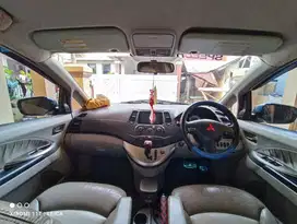 Mitsubishi Grandis 2005 Bensin