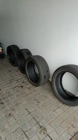 Ban mobil bekas