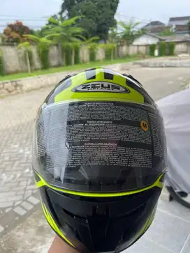 Helm Zeus Baru warna hijau