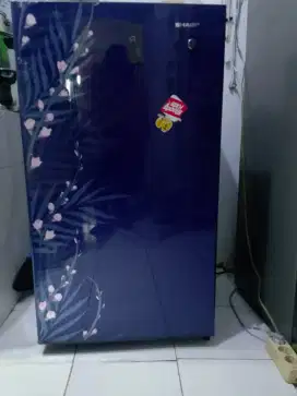 DIJUAL KULKAS  SHARP 1 pintu (harga bs nego)