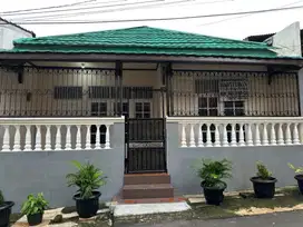 Disewakan 1 rumah per tahun ada garasi