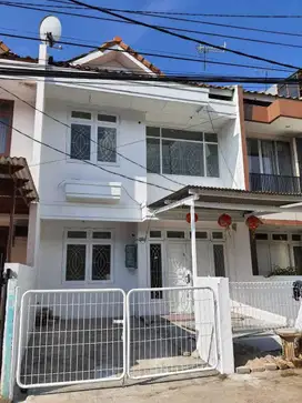 Dijual Rumah Taman Palem Lestari Rapi Dan Bebas Banjir Jakarta Barat