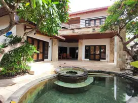 Dijual Villa 2 Lantai Fully Furnished View Laut di Tanjung Benoa.