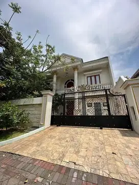 Rumah Villa Riviera Pakuwon City Surabaya Siap Huni