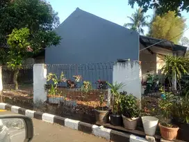 Rumah petak. di kawasan perumahan griya sasmita serua