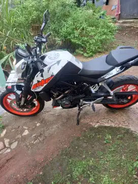 Motor KTM Duke 2019 200cc