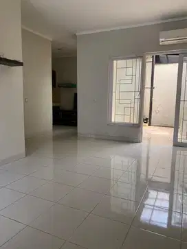 Rumah Dijual Rapih Siap Huni Di Cluster Premier Park 2 Cikokol Tangera
